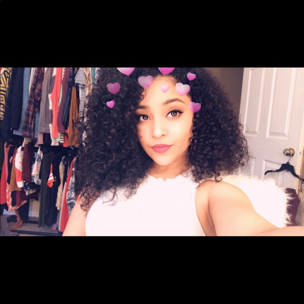 Meet your Posher, Sequora.